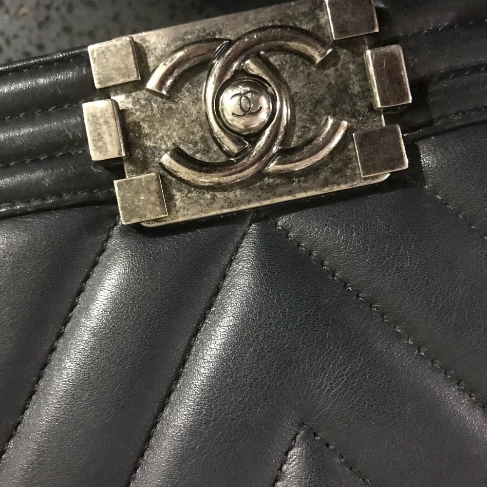 SOLD to @nurrixa 🌸Chanel Chevron New Medium Boy🌸 - Picture 2 of 8